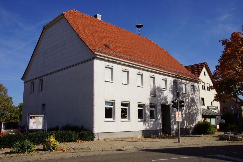 Blick auf das Schulhaus Aichelberg